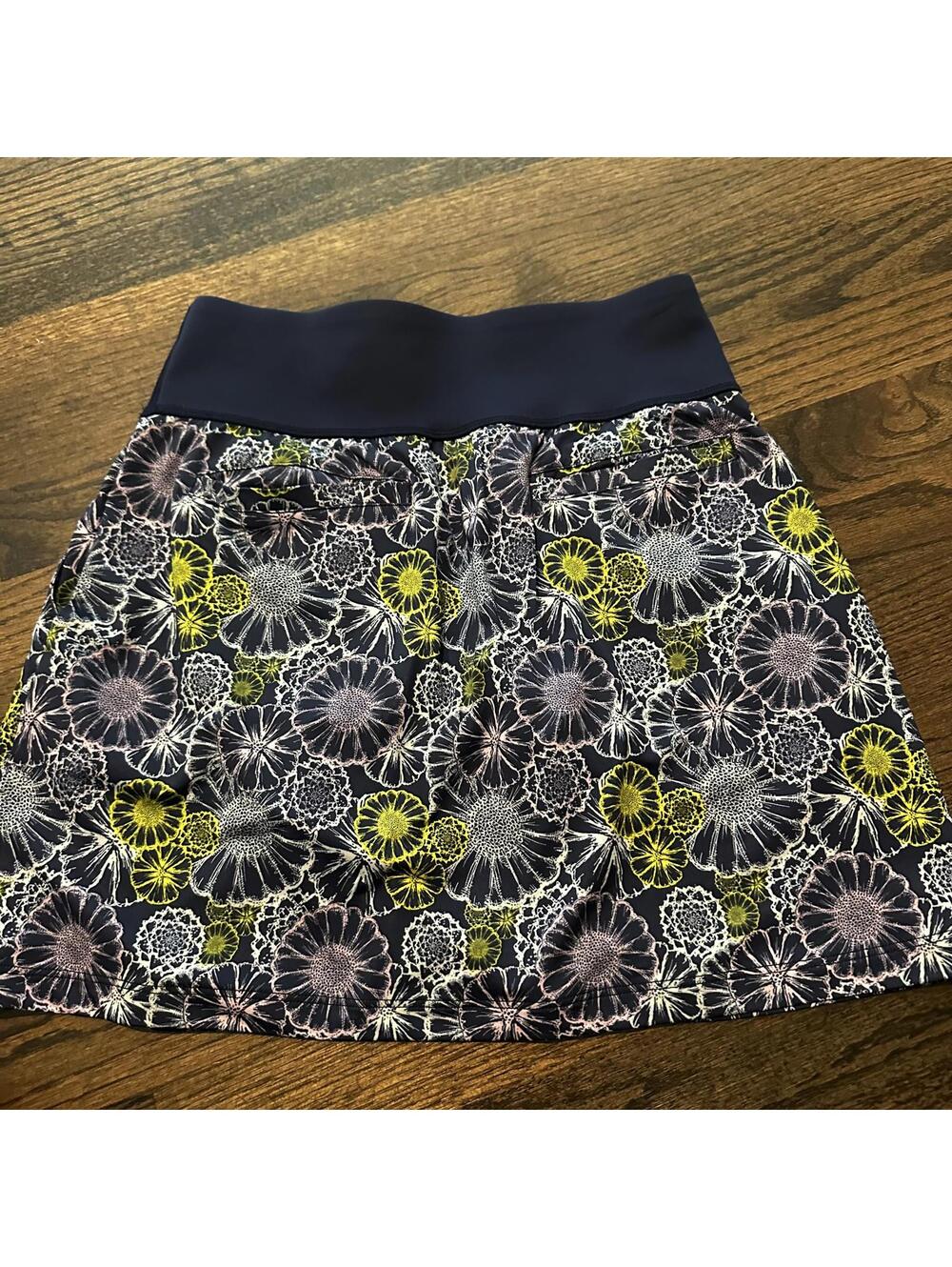 NWOT Puma Golf Women's Pwrshape Blossom Skirt Small - Picture 2 of 5